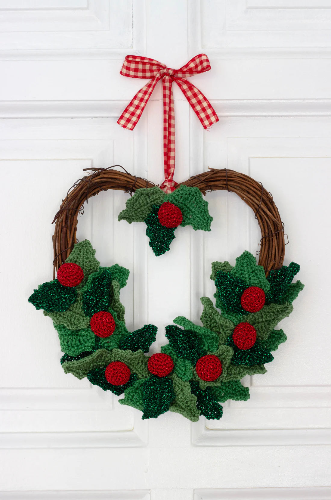 ADORNO PARA LA ENTRADA DE CASA TEJIDA A MANO A GANCHILLO - EL PATRON DE ESTA ENTRADA ESTA EN TU IBRO A SPARKLING CROCHET CHRISTMAS