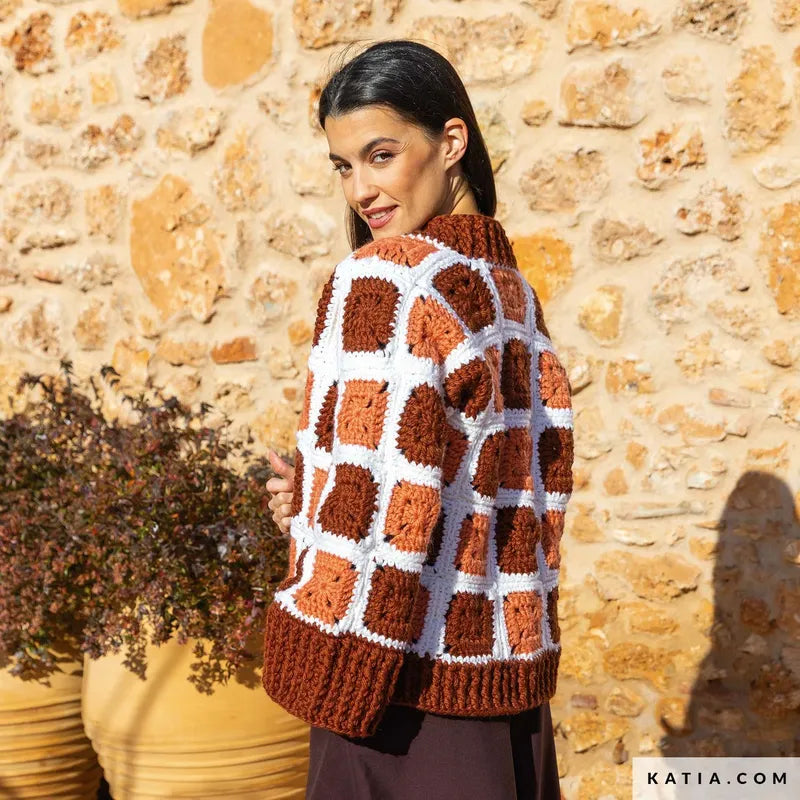 REVISTA KATIA THE ESSENTIALS Nº 1