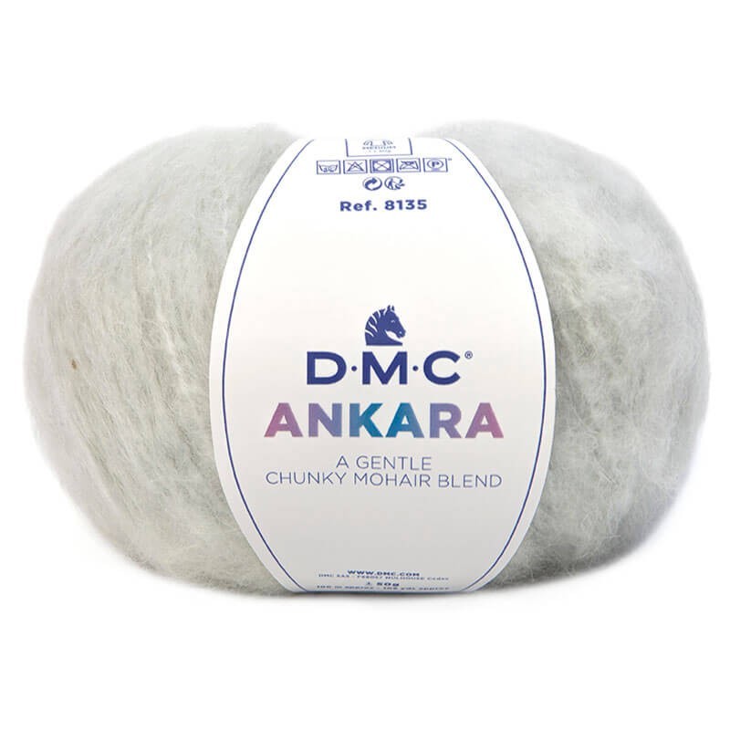 Ovillo de 40% Mohair y 60% acrílico la marca DMC. El modelo es ANKARA en el color 4