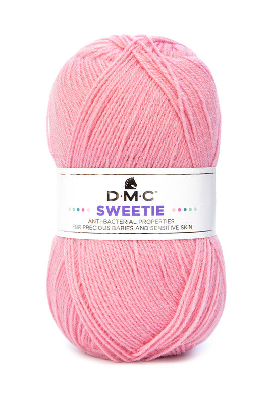 Ovillo 100% Acrílico antibacterias de la marca DMC. El modelo es Swettie en el color 603