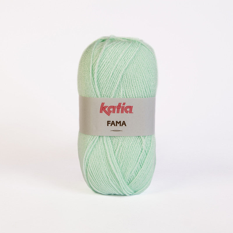 Ovillo de lana 100% acrílico de la marca Katia. El modelo es Fama en el color 556