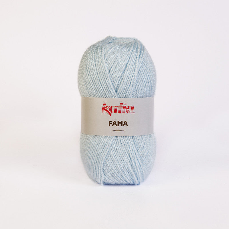 Ovillo de lana 100% acrílico de la marca Katia. El modelo es Fama en el color 606