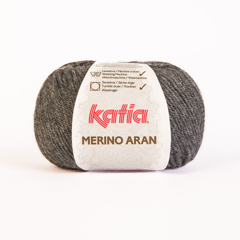 Ovillo de lana 52% merino 48% acrílico de la marca Katia. El modelo es Merino Aran en el color 014
