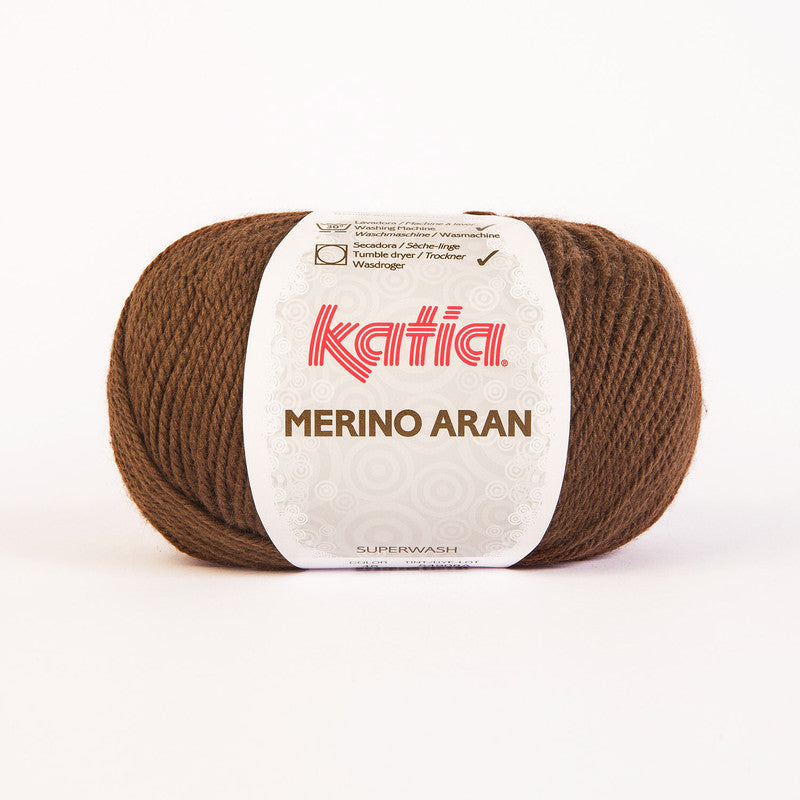 Ovillo de lana 52% merino 48% acrílico de la marca Katia. El modelo es Merino Aran en el color 046
