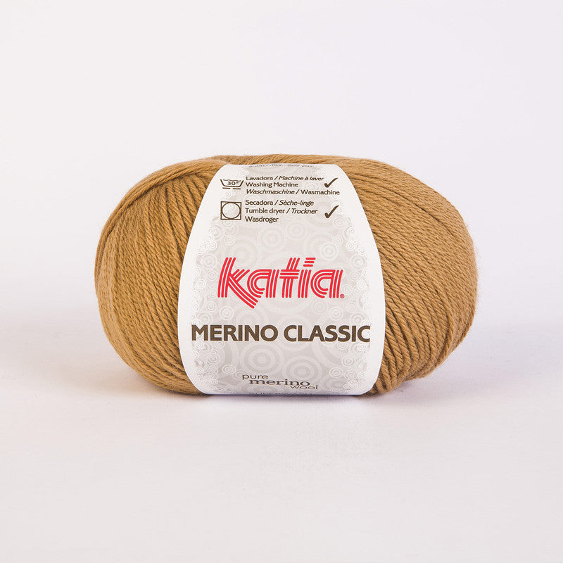 Ovillo de lana 55% merino 45% acrílico de la marca Katia. El modelo es Merino Classic en el color 035