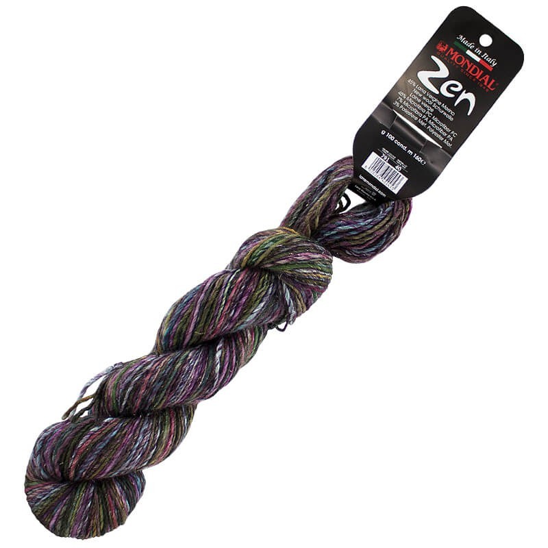 Ovillo 45% de lana merino, 45% acrílico, 7% poliamiday un 3% poliester, de la marca Mondial. El modelo es ZEN en el color 091