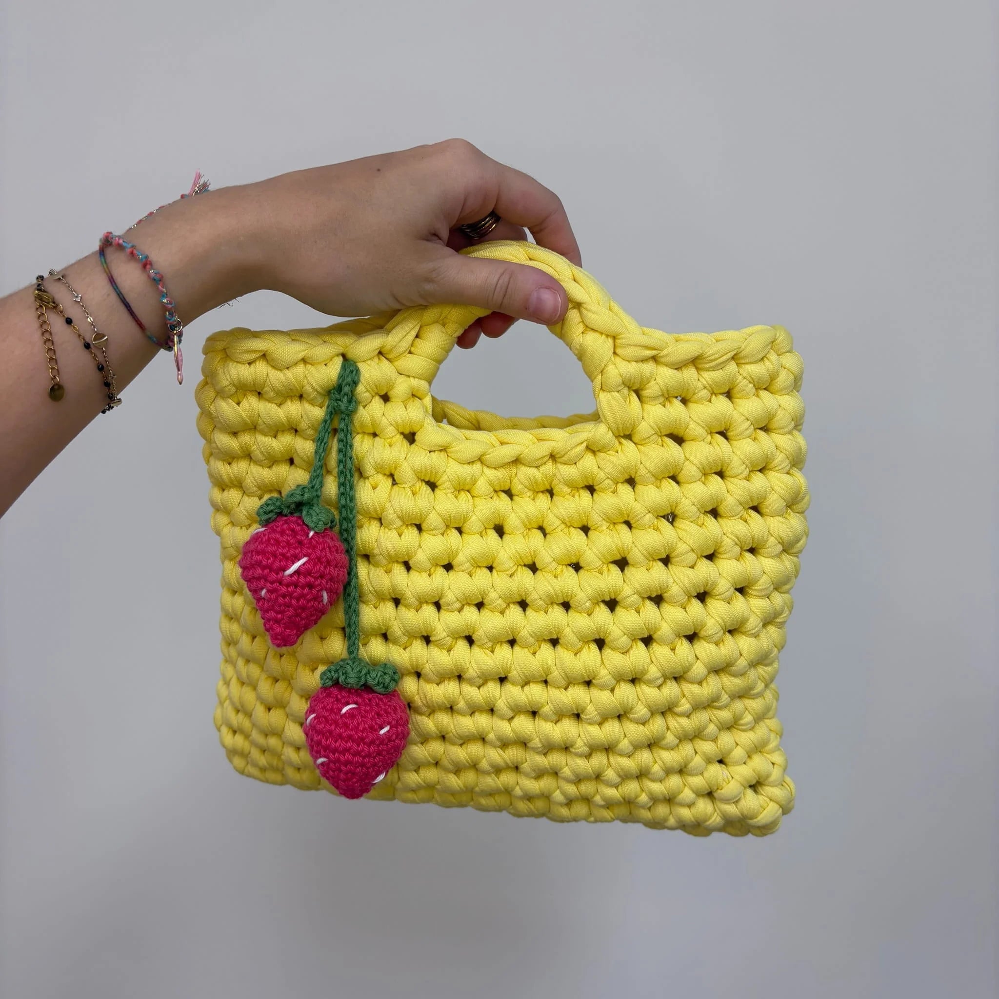 CREA TU BOLSO DE TRAPILLO CON CARLA