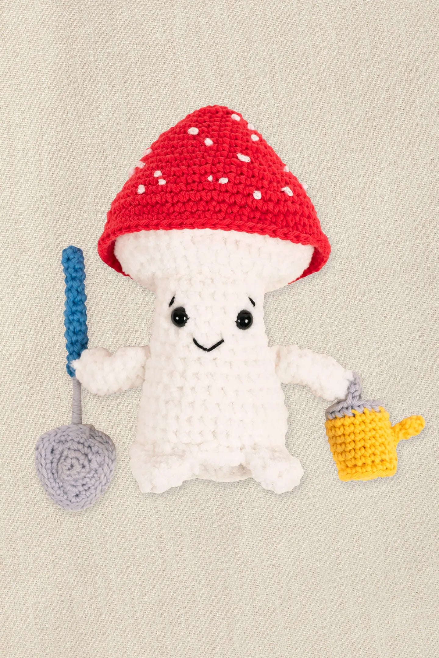 KIT DE AMIGURUMI - EL CHAMPIÑON JARDINERO DMC