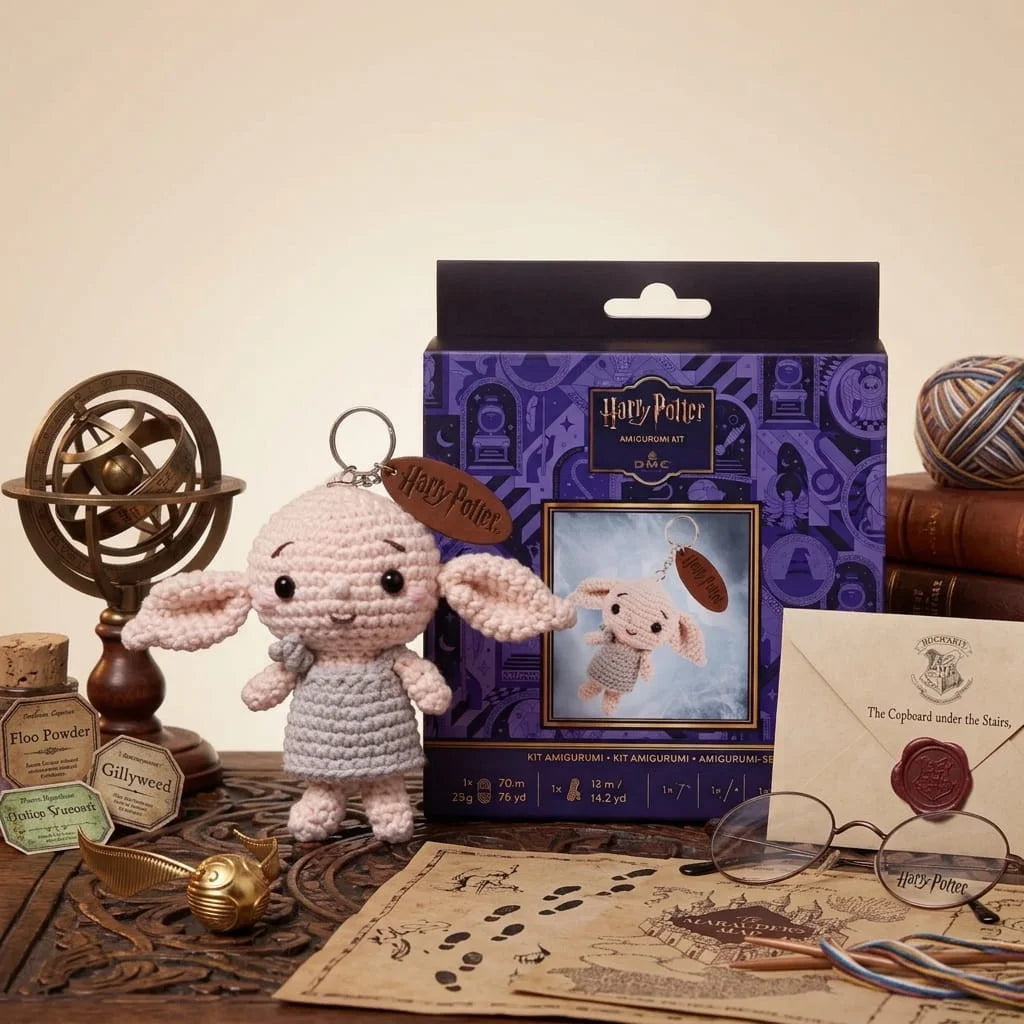 Kit Amigurumi Llavero Dobby Harry Potter de DMC con figura tejida a crochet