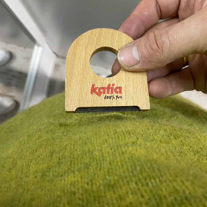 QUITA PELUSA DE JERSEYS CON EL PEINE DE KATIA