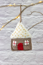 ADORNO PARA EL ARBOL DE NAVIDAD A GANCHILLO - TEJE ESTA CASITA PARA EL ARBOL CON EL PATRON QUE ENCONTRARAS EN LA REVISTA A SPARKLING CROCHET CHRISTMAS