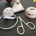 Tijeras de bordado con diseño