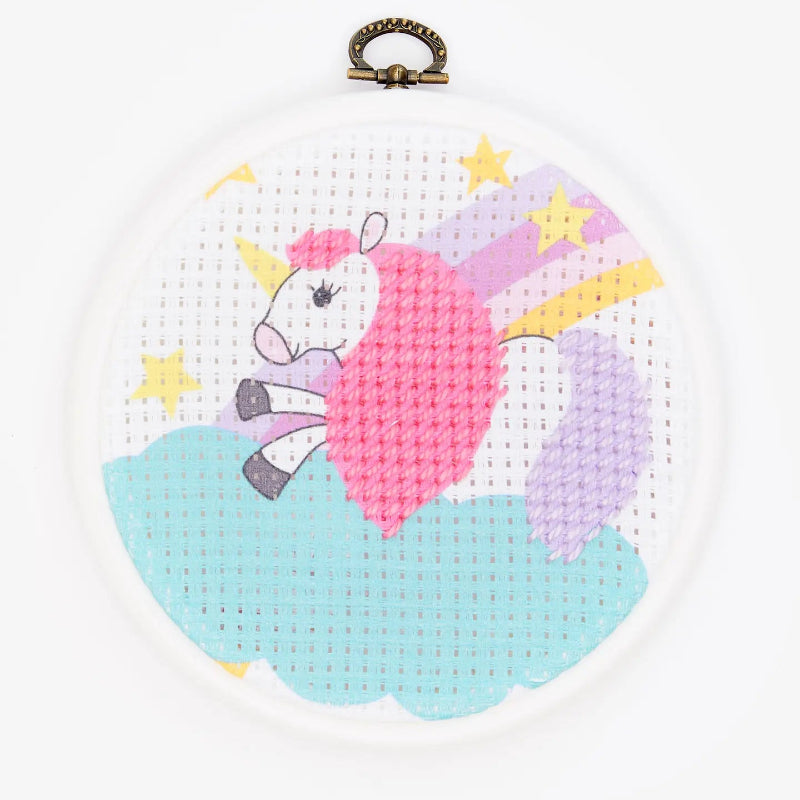 KIR DE MEDIO PUNTO PARA BORDAR ESTE UNICORNIO Y COLOCARLO EN UN BASTIDOR EN TU PARED
