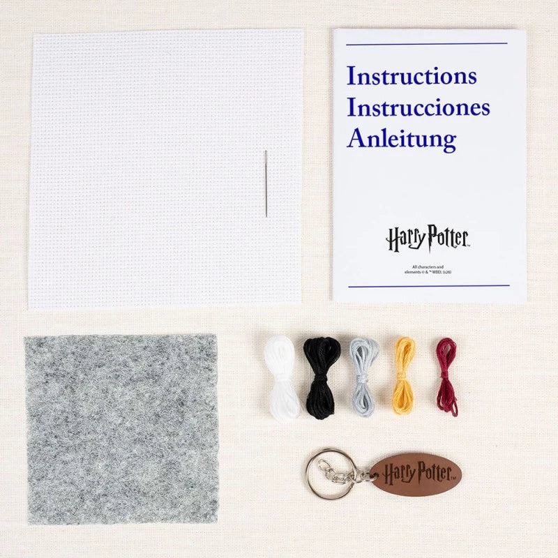 Materiales incluidos Kit Punto de Cruz Llavero Hedwige DMC