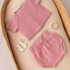 CONJUNTO PARA BEBE CON PATRON EN LA REVISTA CANASTILLA 4 DE KATIA