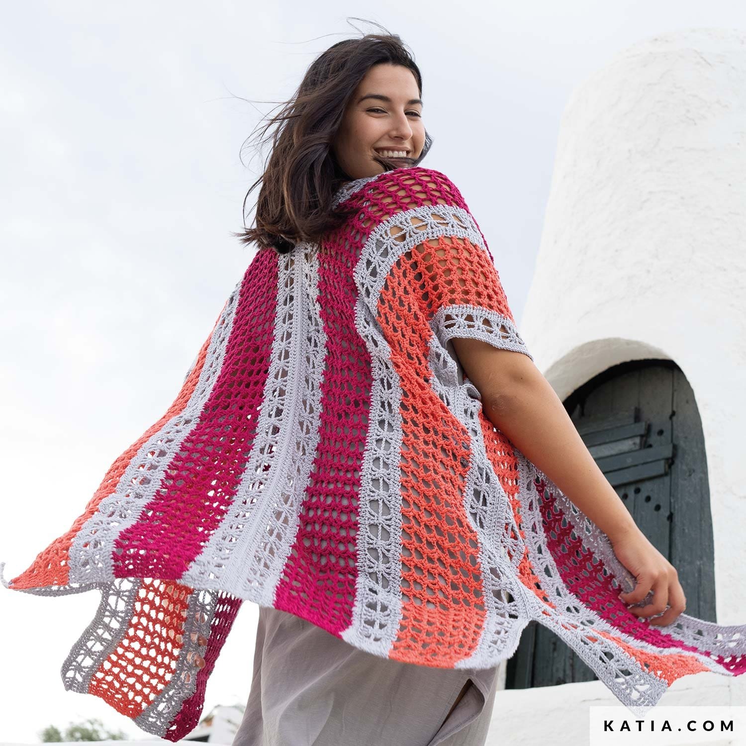 Poncho/chaqueta a ganchillo vertical - REVISTA CROCHET Nº 121 DE KATIA