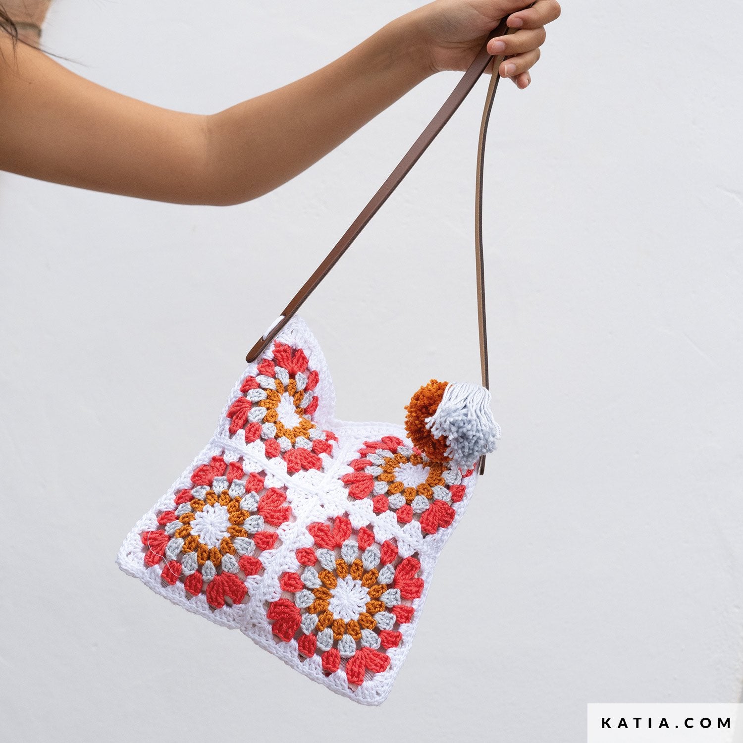 - REVISTA CROCHET Nº 121 DE KATIA - Incluye patrones de bolsos a ganchillo paso a paso
