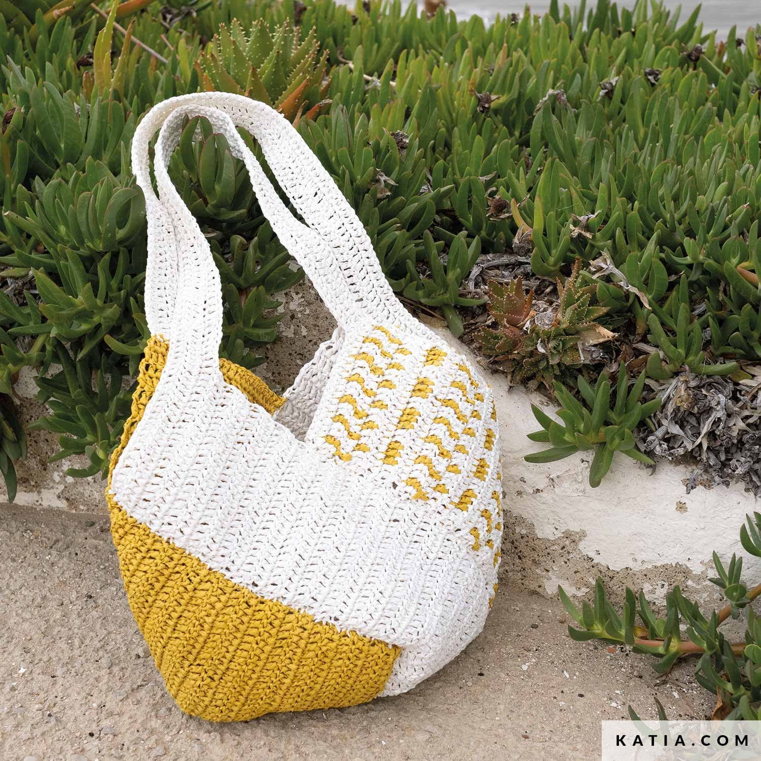 Bolsa shopper perfeta para tejer a ganchillo gracias a la - REVISTA CROCHET Nº 121 DE KATIA