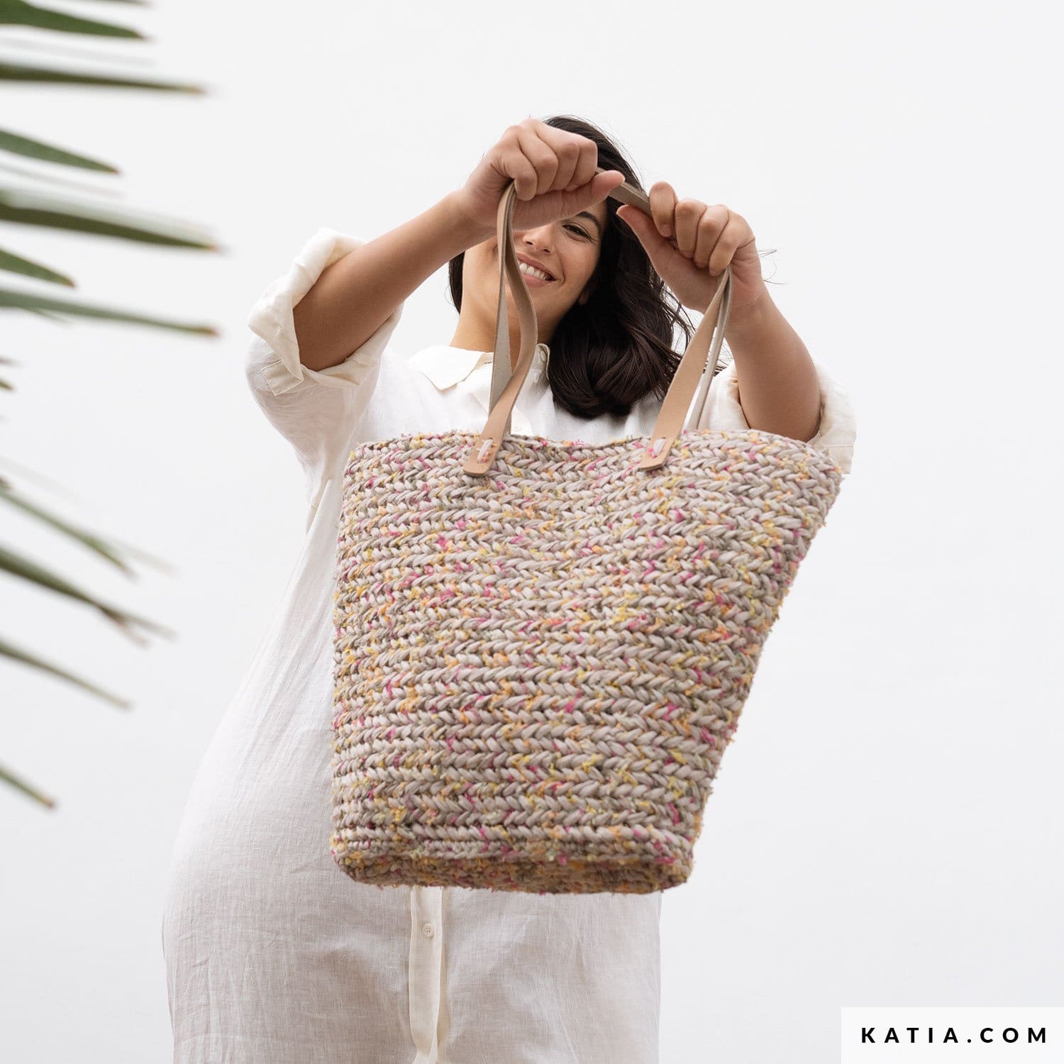 Bolso capazo de crochet- - REVISTA CROCHET Nº 121 DE KATIA - paso a paso con su patron