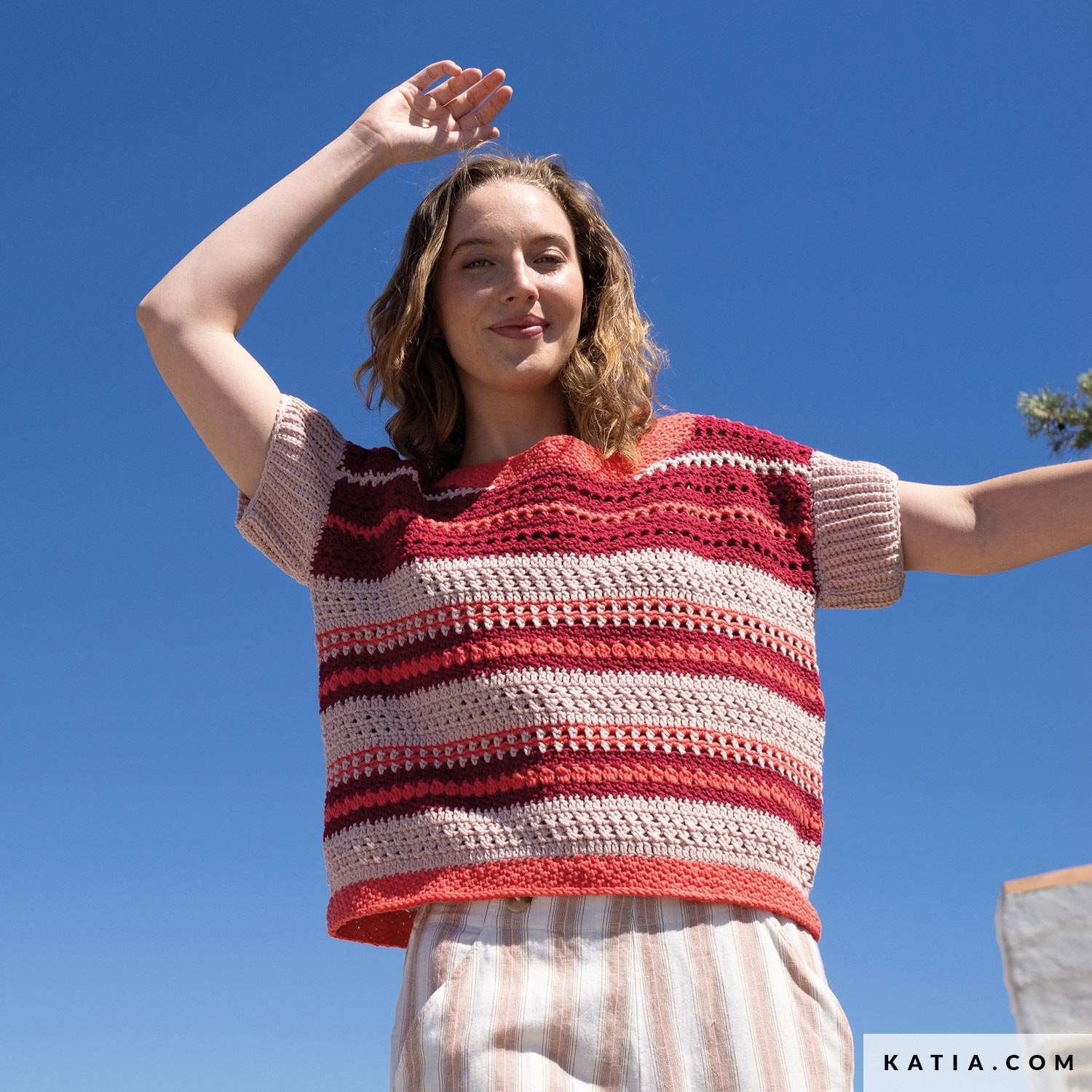 camiseta a rallas de ganchillo con patron incluido en la - REVISTA CROCHET Nº 121 DE KATIA