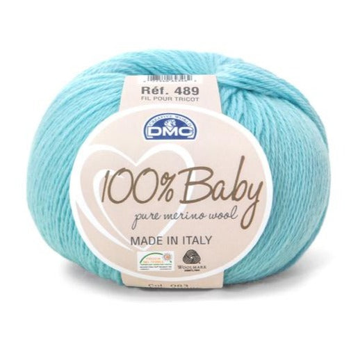 Ovillo de lana merino 100% de la marca DMC. El modelo es 100% Baby en el color 81