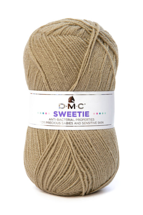 Ovillo 100% Acrílico antibacterias de la marca DMC. El modelo es Swettie en el color 601