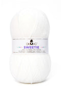 Ovillo 100% Acrílico antibacterias de la marca DMC. El modelo es Swettie en el color 609