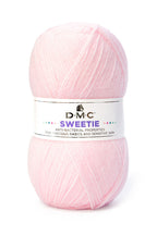 Ovillo 100% Acrílico antibacterias de la marca DMC. El modelo es Swettie en el color 610