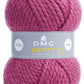 Ovillo de lana extragruesa 100% acrílico de la marca DMC. El modelo es Knitty 10 en el color 984/Rosa