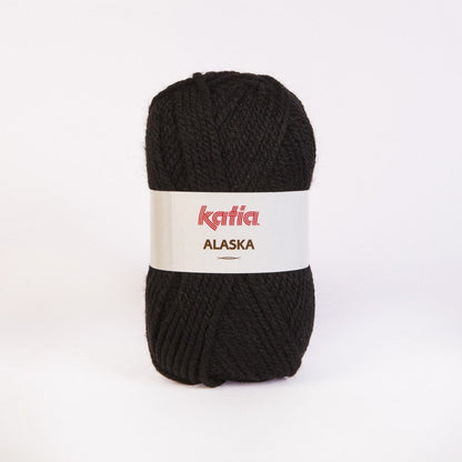 Ovillo de lana 100% acrílico de la marca Katia. El modelo es Alaska en el color 002
