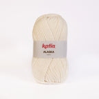 Ovillo de lana 100% acrílico de la marca Katia. El modelo es Alaska en el color 003