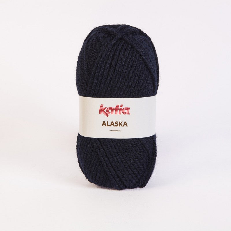 Ovillo de lana 100% acrílico de la marca Katia. El modelo es Alaska en el color 005