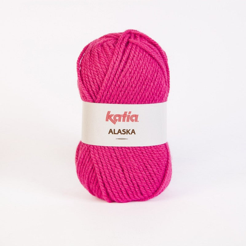 Ovillo de lana 100% acrílico de la marca Katia. El modelo es Alaska en el color 022