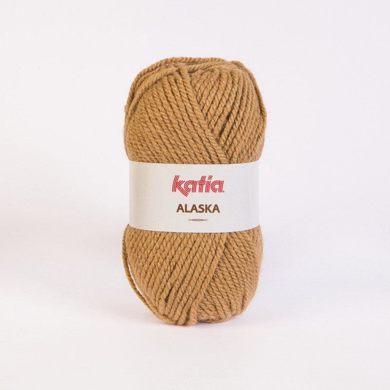 Ovillo de lana 100% acrílico de la marca Katia. El modelo es Alaska en el color 025