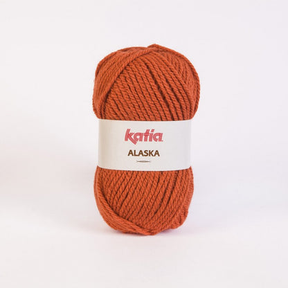 Ovillo de lana 100% acrílico de la marca Katia. El modelo es Alaska en el color 028