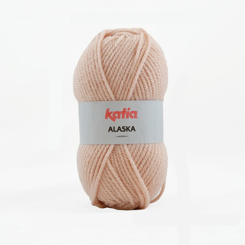 Ovillo de lana 100% acrílico de la marca Katia. El modelo es Alaska en el color 045