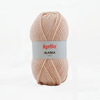 Ovillo de lana 100% acrílico de la marca Katia. El modelo es Alaska en el color 045