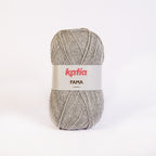 Ovillo de lana 100% acrílico de la marca Katia. El modelo es Fama en el color 572