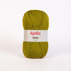 Ovillo de lana 100% acrílico de la marca Katia. El modelo es Fama en el color 587