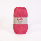 Ovillo de lana 100% acrílico de la marca Katia. El modelo es Fama en el color 595