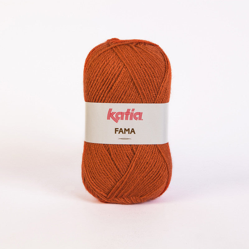 Ovillo de lana 100% acrílico de la marca Katia. El modelo es Fama en el color 599