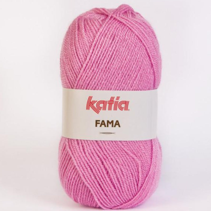 Ovillo de lana 100% acrílico de la marca Katia. El modelo es Fama en el color 618