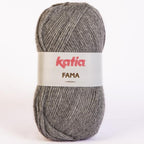 Ovillo de lana 100% acrílico de la marca Katia. El modelo es Fama en el color 621