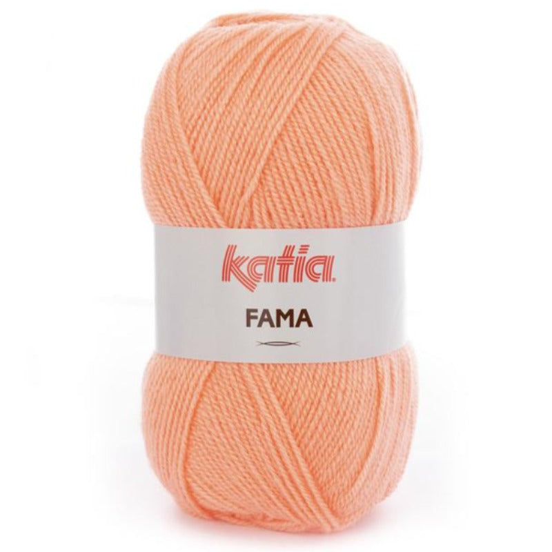 Ovillo de lana 100% acrílico de la marca Katia. El modelo es Fama en el color 858