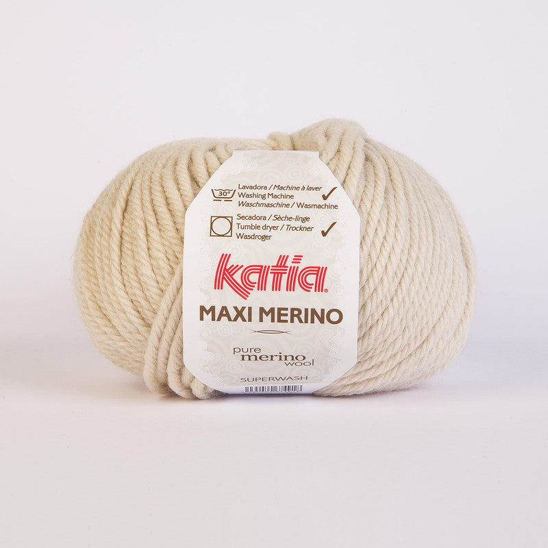 Ovillo de lana 55% merino 45% acrílico de la marca Katia. El modelo es Maxi Merino en el color 011
