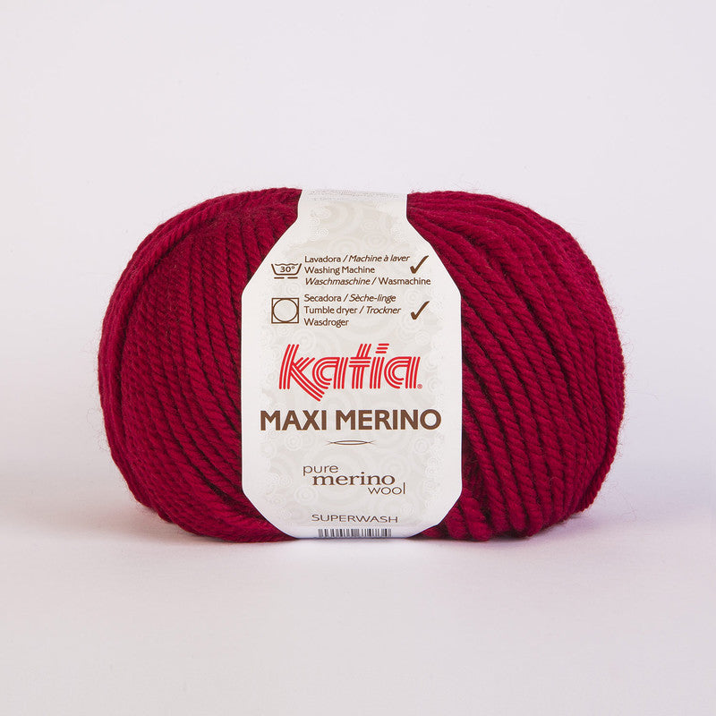 Ovillo de lana 55% merino 45% acrílico de la marca Katia. El modelo es Maxi Merino en el color 022