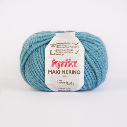 Ovillo de lana 55% merino 45% acrílico de la marca Katia. El modelo es Maxi Merino en el color 030