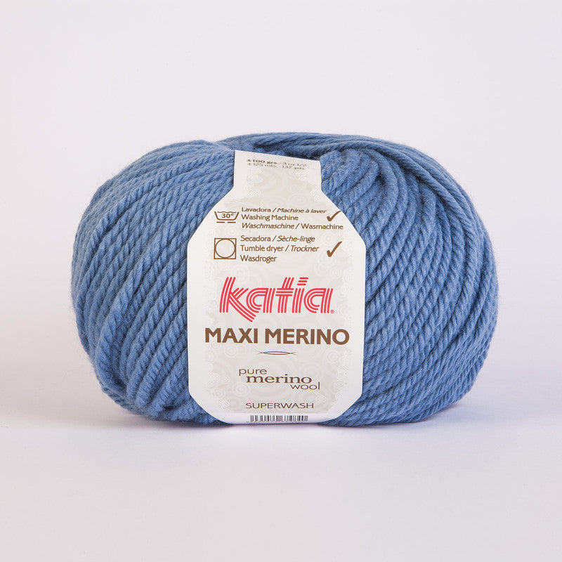 Ovillo de lana 55% merino 45% acrílico de la marca Katia. El modelo es Maxi Merino en el color 033