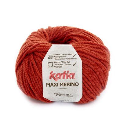 Ovillo de lana 55% merino 45% acrílico de la marca Katia. El modelo es Maxi Merino en el color 040