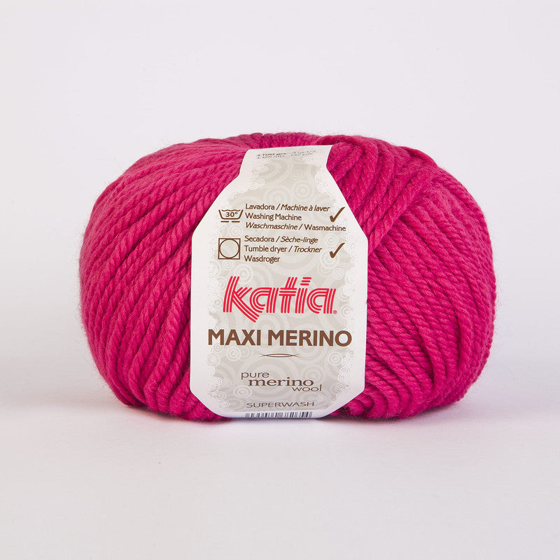 Ovillo de lana 55% merino 45% acrílico de la marca Katia. El modelo es Maxi Merino en el color 042